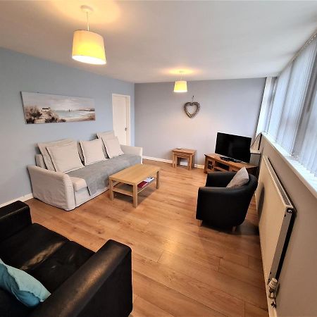 3 Bedroom Apartment Coventry - Hosted By Coventry Accommodation Exterior photo