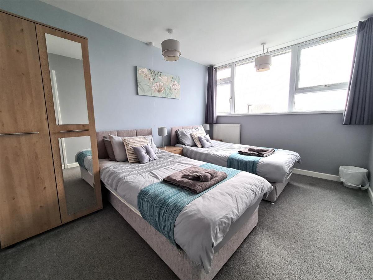 3 Bedroom Apartment Coventry - Hosted By Coventry Accommodation Exterior photo