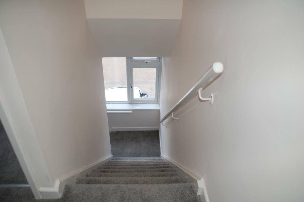 3 Bedroom Apartment Coventry - Hosted By Coventry Accommodation Exterior photo
